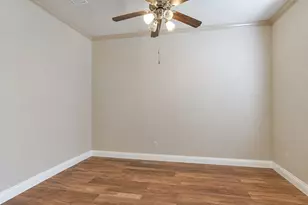 2705 Fox Creek Trail, Arlington, TX 76017 - Photo 8