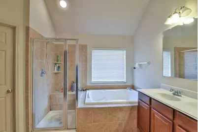 2705 Fox Creek Trail, Arlington, TX 76017 - Photo 14