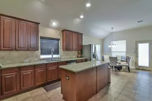 2705 Fox Creek Trail, Arlington, TX 76017 - Photo 10