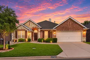 2705 Fox Creek Trail, Arlington, TX 76017 - Photo 2