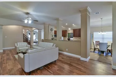 2705 Fox Creek Trail, Arlington, TX 76017 - Photo 10