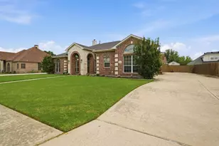 603 Cedar Dr, Pilot Point, TX 76258 - Photo 2