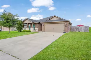 2401 Southridge Ln, Sherman, TX 75092 - Photo 2