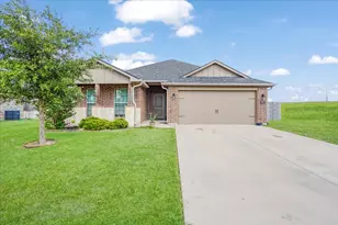 2401 Southridge Ln, Sherman, TX 75092 - Photo 1