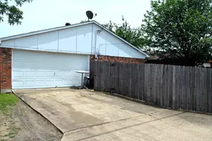 9615 Sophora Cir, Dallas, TX 75249 - Photo 12