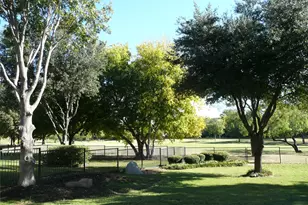 7520 Sweetgum Dr, Irving, TX 75063 - Photo 38