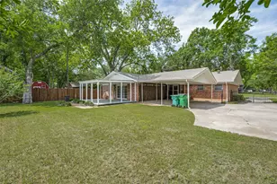19 Shadowood Ln, Gainesville, TX 76240 - Photo 12