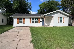 520 King St, Burleson, TX 76028 - Photo 1