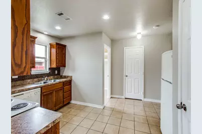 1208 Boxwood Drive, Crowley, TX 76036 - Photo 4