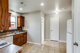 1208 Boxwood Dr, Crowley, TX 76036 - Photo 4