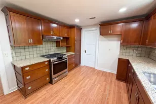 3919 Houston St, Greenville, TX 75401 - Photo 2