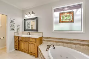 2318 Vienna Dr, Granbury, TX 76048 - Photo 14