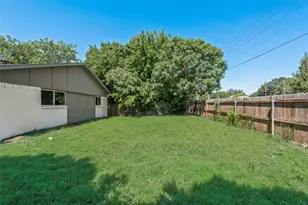 2103 Highbury Rd, Carrollton, TX 75007 - Photo 18