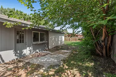 2103 Highbury Road, Carrollton, TX 75007 - Photo 16