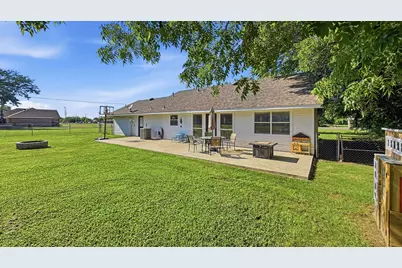 704 W Bells Boulevard, Bells, TX 75414 - Photo 16