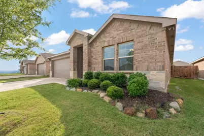 806 Peighton Court, Cleburne, TX 76033 - Photo 2