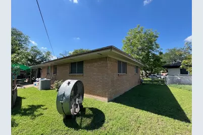 155 Chateau Drive, Fort Worth, TX 76134 - Photo 10
