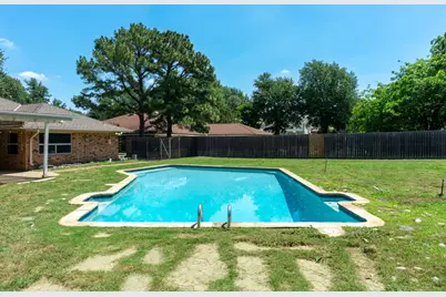 1700 Wimbleton Drive, Bedford, TX 76021 - Photo 8