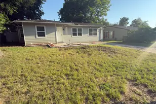 1312 Raines St, Arlington, TX 76010 - Photo 2