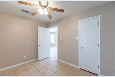 138 Nolan #B, Tye, TX 79563 - Photo 12