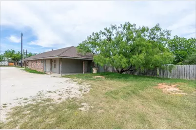 138 Nolan #B, Tye, TX 79563 - Photo 1