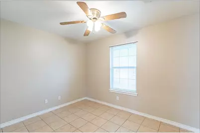 138 Nolan #B, Tye, TX 79563 - Photo 10