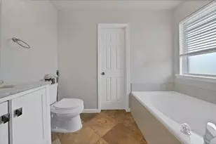 2827 Grandview Dr, Grand Prairie, TX 75052 - Photo 24