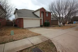 6908 Meadow Way Ln, Fort Worth, TX 76179 - Photo 18