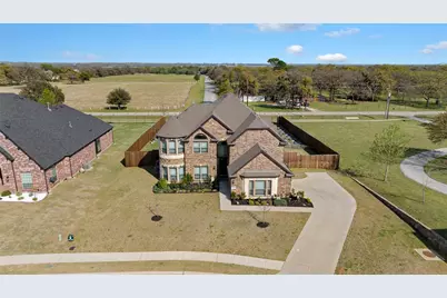 800 Beckington Drive, Shady Shores, TX 76208 - Photo 2