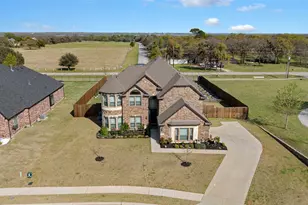 800 Beckington Dr, Shady Shores, TX 76208 - Photo 2