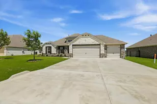 11616 Caracal Dr, Godley, TX 76044 - Photo 2