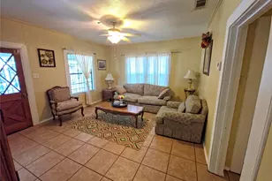 903 Cameron Ave, Dallas, TX 75223 - Photo 4