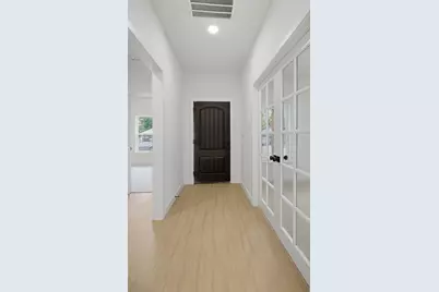 1228 E Tucker Street, Fort Worth, TX 76104 - Photo 4