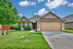 900 Vintage Ave, Gainesville, TX 76240 - Photo 2