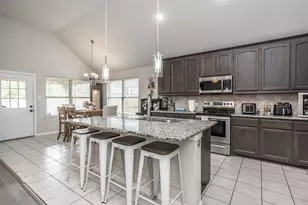900 Vintage Ave, Gainesville, TX 76240 - Photo 8