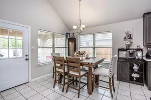 900 Vintage Ave, Gainesville, TX 76240 - Photo 10