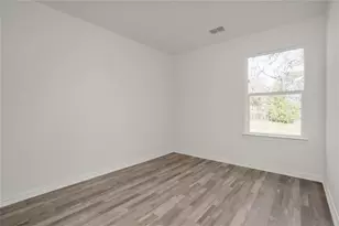 1619 N 12th St, Waco, TX 76707 - Photo 8