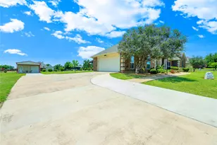 109 Falcons Eye Ct, Weatherford, TX 76087 - Photo 6