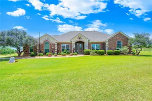 109 Falcons Eye Ct, Weatherford, TX 76087 - Photo 1