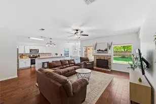 348 Meador Ln, Burleson, TX 76028 - Photo 10