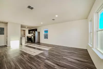 700 E Pecan Avenue, Waco, TX 76704 - Photo 4