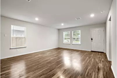 700 E Pecan Avenue, Waco, TX 76704 - Photo 6