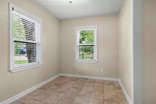 5441 Thomas Ln, River Oaks, TX 76114 - Photo 4