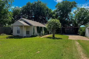 1705 N Robinson St, Cleburne, TX 76031 - Photo 2