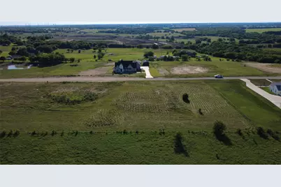 720 Hummingbird Lane, Justin, TX 76247 - Photo 8