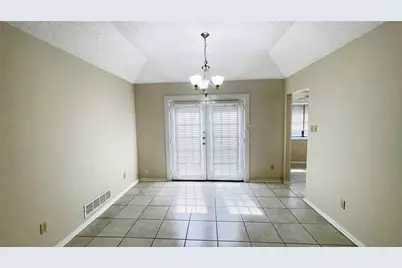 6119 Kingswood Drive, Arlington, TX 76001 - Photo 8