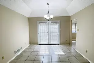 6119 Kingswood Dr, Arlington, TX 76001 - Photo 8