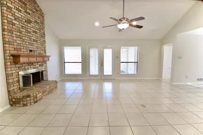 6119 Kingswood Drive, Arlington, TX 76001 - Photo 6