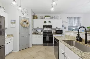 7804 Seven Oaks Ln, Denton, TX 76210 - Photo 6