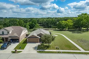 597 Creekview Dr, Azle, TX 76020 - Photo 12